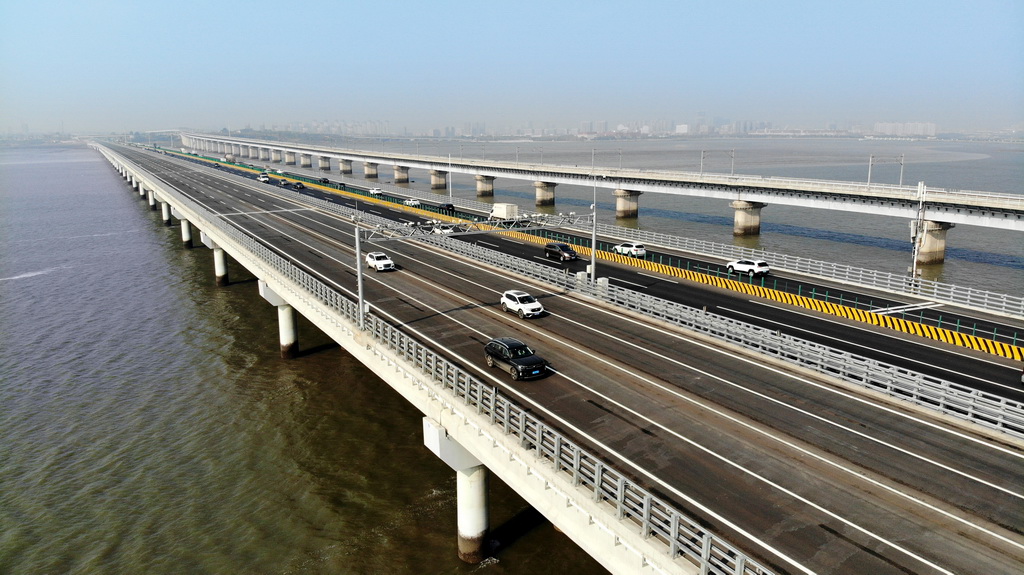 青蘭高速雙埠至河套段改擴建工程建成通車